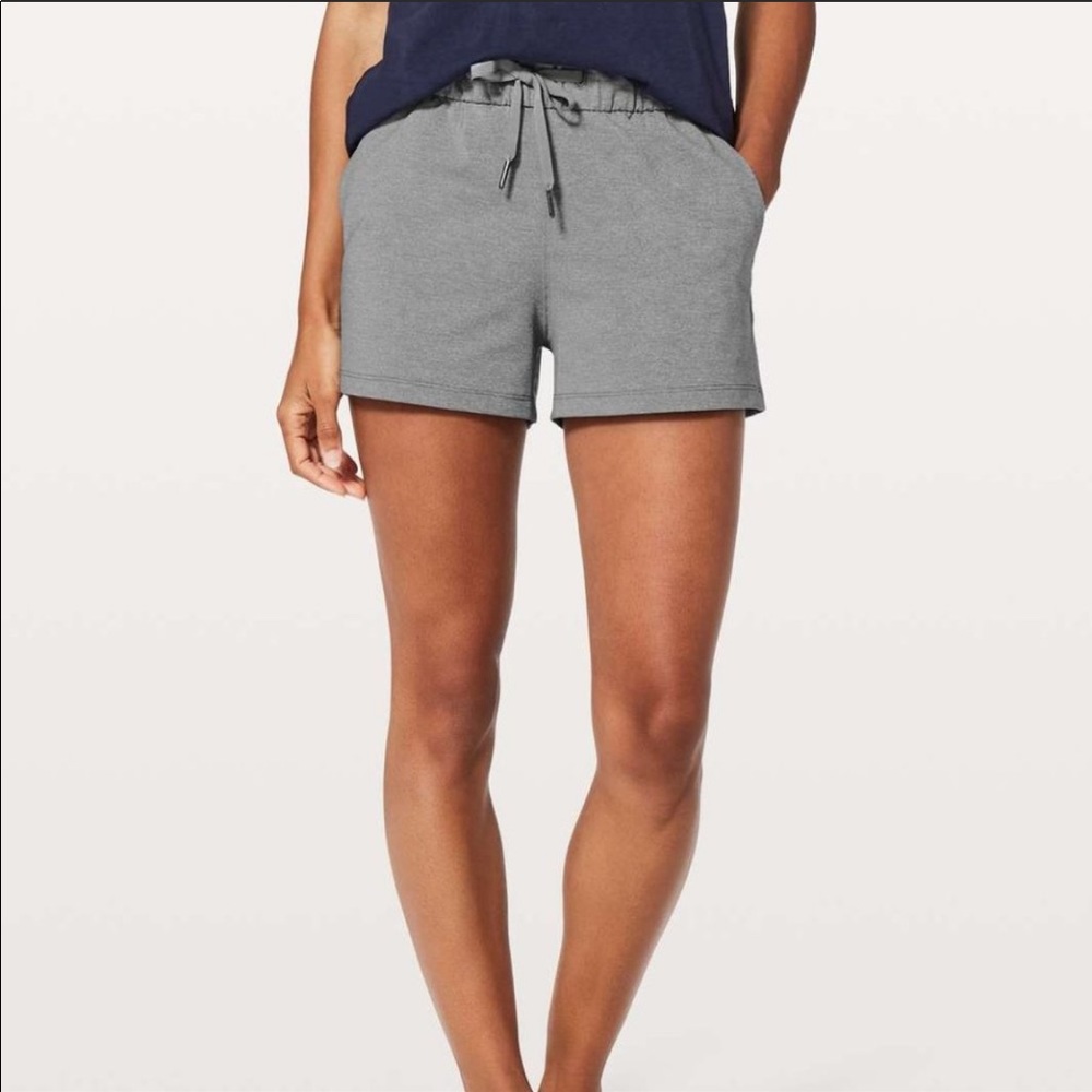 Lululemon On The Fly Short 2.5